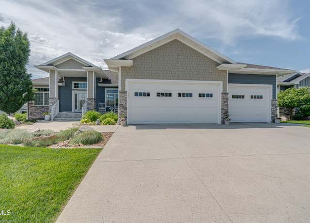 Property at 1013 Limited Ln, Bismarck, ND 58503, 3 beds, 2.5 baths