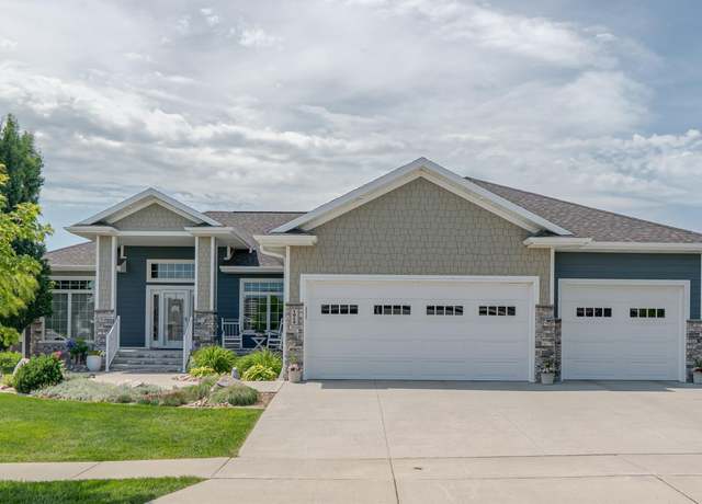 Property at 1013 Limited Ln, Bismarck, ND 58503, 3 beds, 2.5 baths