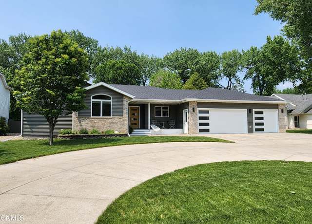 Property at 3405 46th Ave SE, Mandan, ND 58554, 4 beds, 3.5 baths