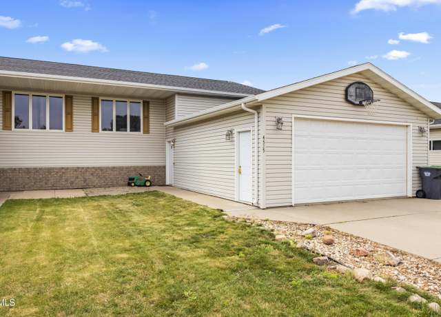 Property at 4525 30th Ave NW, Mandan, ND 58554, 4 beds, 2 baths