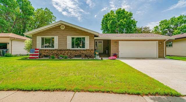 Photo of 1673 Richmond Dr, Bismarck, ND 58504