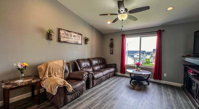 Photo of 307 Mario Ct SE, Mandan, ND 58554
