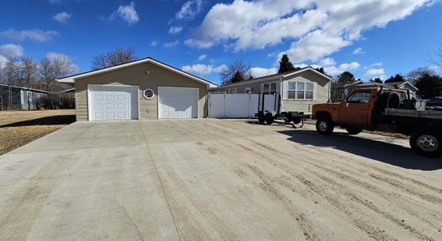 Photo of 1826 8th Ave NW, Jamestown, ND 58401