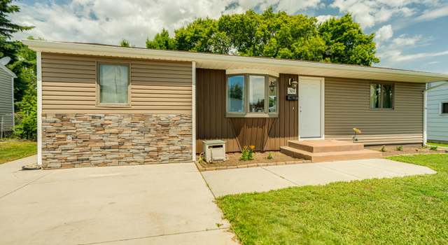 Photo of 304 12th St NW, Mandan, ND 58554
