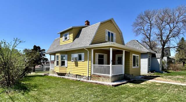 Photo of 821 Fourth Ave, Washburn, ND 58577