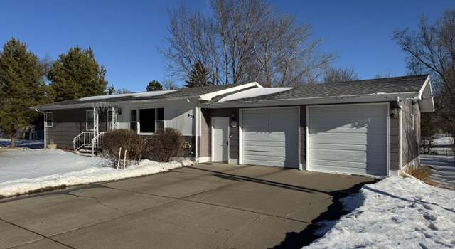 Photo of 323 Center Ave S, Center, ND 58530