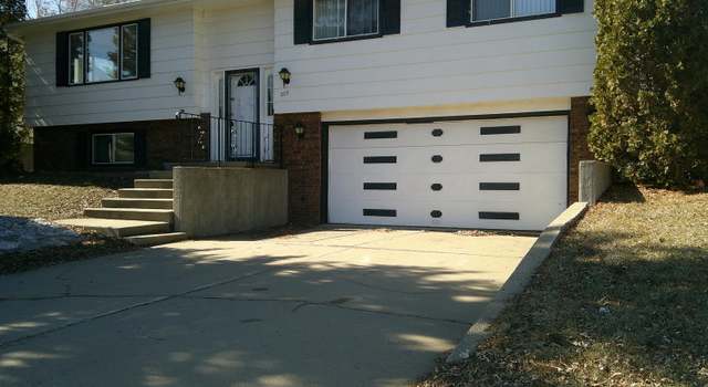 Photo of 225 Sheila Dr, Beulah, ND 58523
