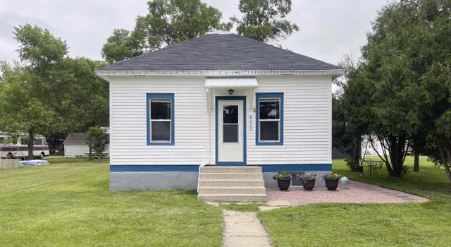 Photo of 608 Schley Ave W, Linton, ND 58552