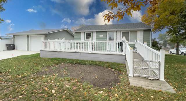 Photo of 117 4th St NW, Tioga, ND 58852
