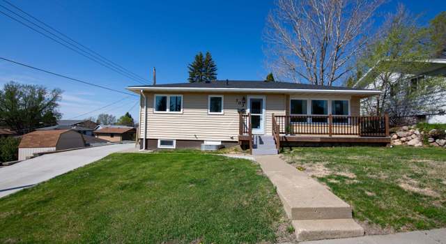 Photo of 703 10th Ave NW, Mandan, ND 58554