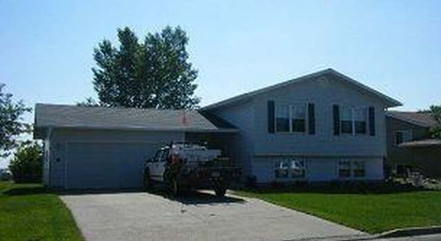 Photo of 242 Renee Dr, Beulah, ND 58523