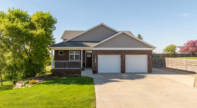 Photo of 1127 Chestnut Dr, Washburn, ND 58577