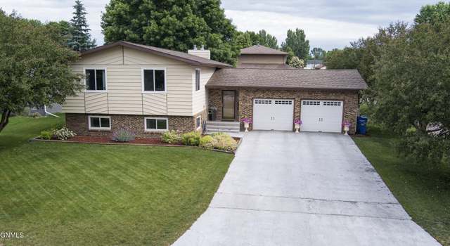 Photo of 100 9th St NW, Beulah, ND 58523