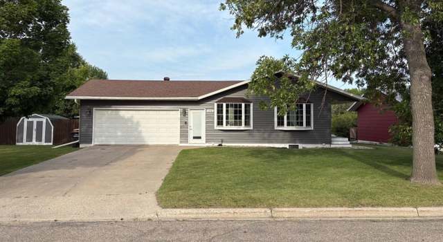 Photo of 1401 8th Ave SW, Jamestown, ND 58401
