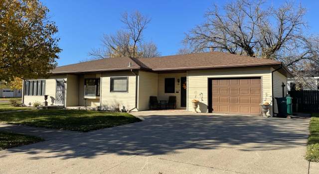 Photo of 311 9th Ave N, Carrington, ND 58421