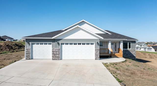 Photo of 2108 Monarch Ave, Bismarck, ND 58503