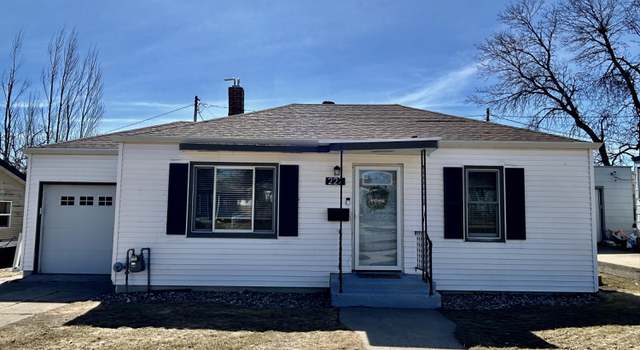 Photo of 227 8th St NW, Valley City, ND 58072