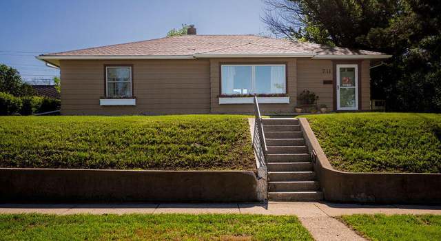 Photo of 711 2nd Ave SE, Jamestown, ND 58401