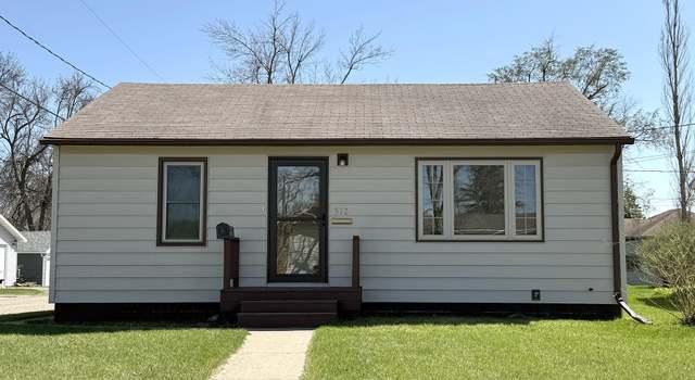 Photo of 910 11th St SE, Jamestown, ND 58401