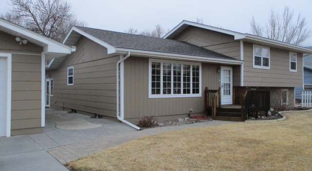 Photo of 910 Main St, Stanton, ND 58571