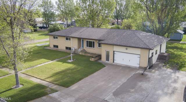 Photo of 805 Main St S, Mcclusky, ND 58463