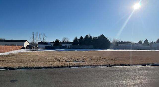 Photo of 1503 10th St SW, Jamestown, ND 58401