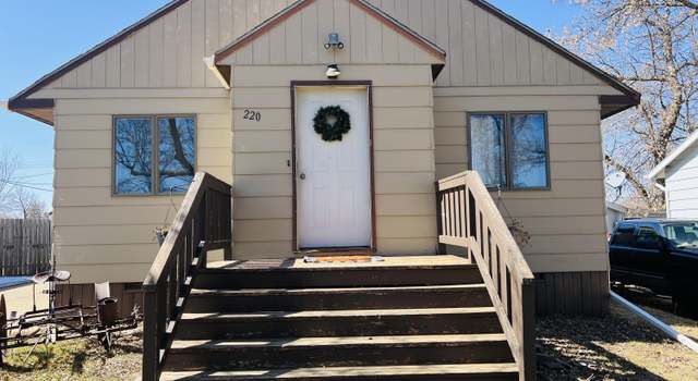 Photo of 220 B St N, Richardton, ND 58652