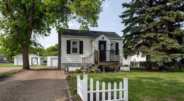 Photo of 826 Bowen Ave, Bismarck, ND 58504