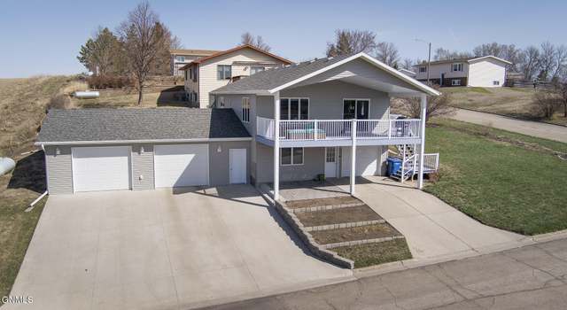 Photo of 900 1st St NW, Beulah, ND 58523