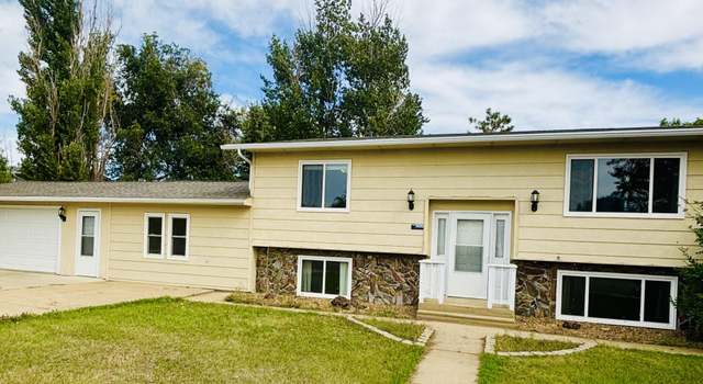Photo of 400 Tabor Dr, Killdeer, ND 58640
