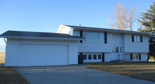Photo of 544 Jefferson Dr, Turtle Lake, ND 58575