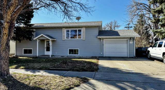 Photo of 319 Willow Ln, Bismarck, ND 58504