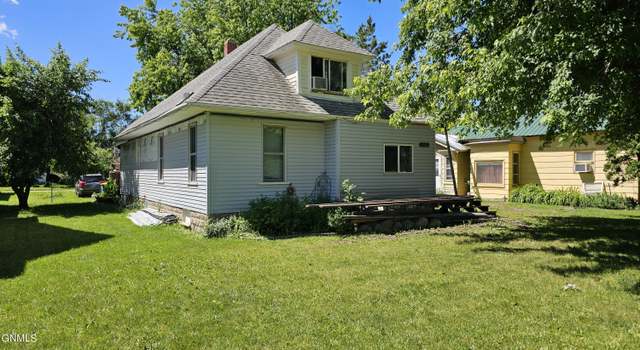 Photo of 116 3rd St N, Ellendale, ND 58436