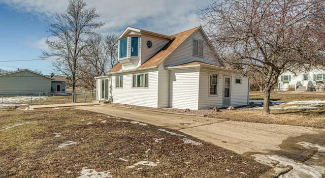 Photo of 312 1st St N, Wilton, ND 58579