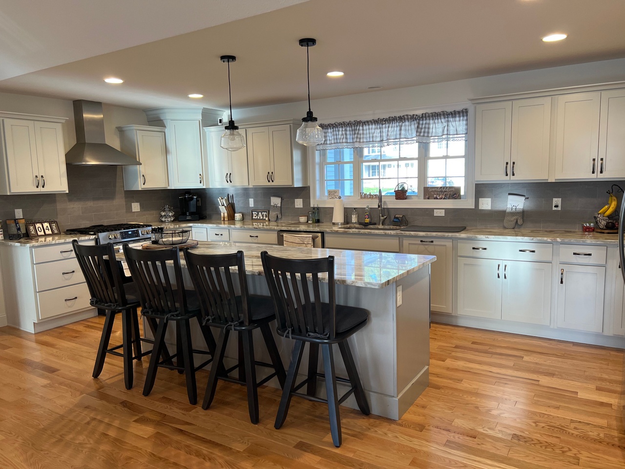 Ranch, Dracut, MA 01826 (789,900+) Redfin