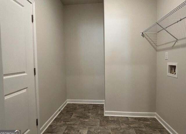 Property at 3908 Shelleydale Dr, Powder Springs, GA 30127, 3 beds, 2 baths