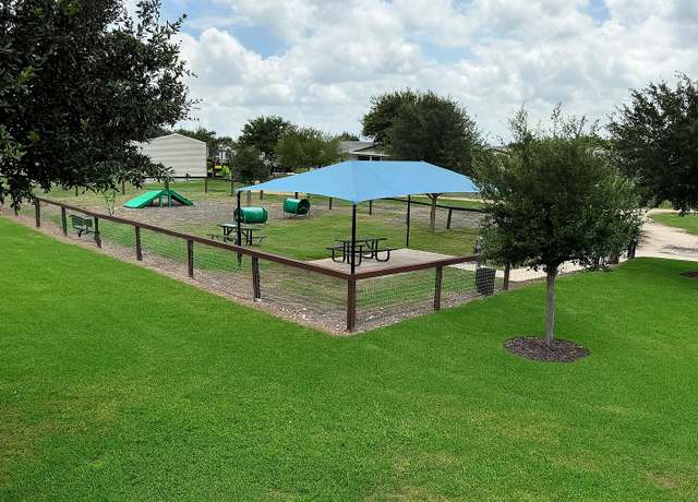 Property at 7151 Woodlake Pkwy #345, San Antonio, TX 78218, 3 beds, 2 baths