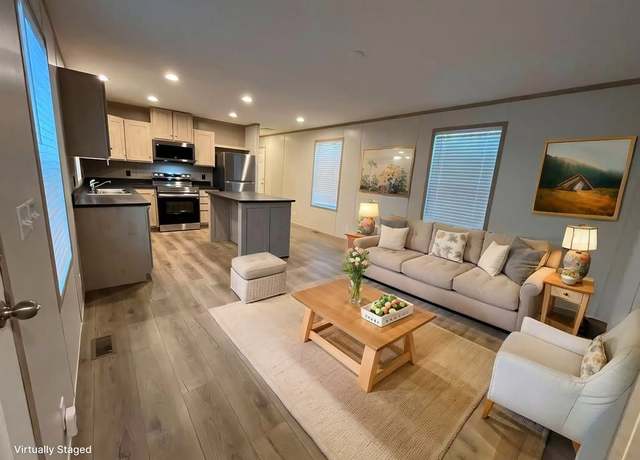 Property at 1312 W Harbour, Lincoln, NE 68522, 3 beds, 2 baths
