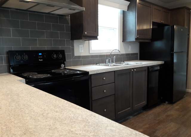 Property at 7117 SW Archer Rd #84, Gainesville, FL 32608, 3 beds, 2 baths