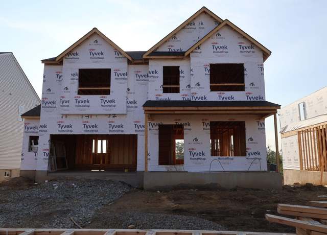 Property at 474 Crossing Ln, Dayton, OH 45449, 4 beds, 3.5 baths