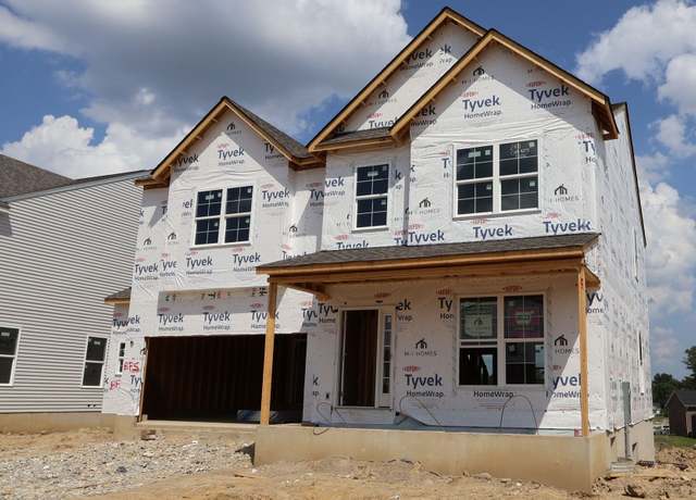 Property at 474 Crossing Ln, Dayton, OH 45449, 4 beds, 3.5 baths