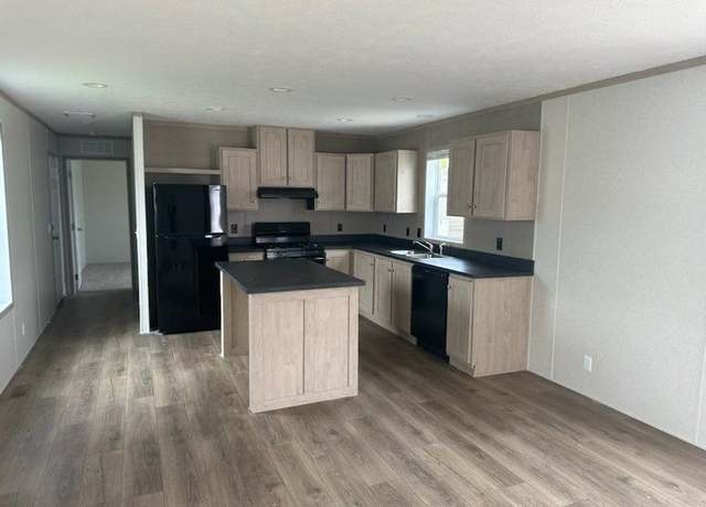 Property at 154 Winchester Trl, Goshen, IN 46526, 3 beds, 2 baths