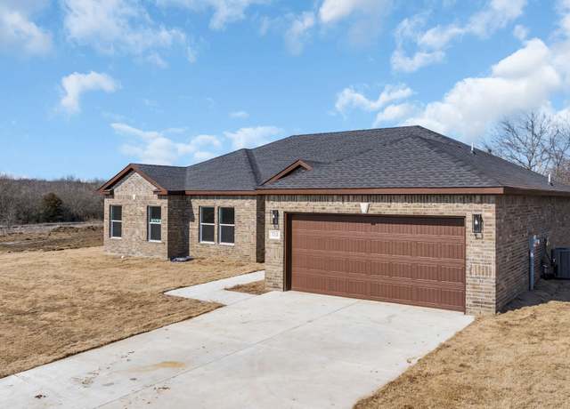 Property at 815 Indian Plains Rd, Ardmore, OK 73401, 4 beds, 2.5 baths