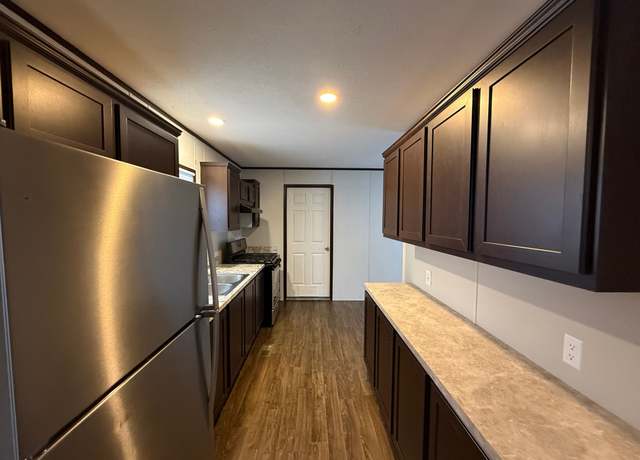 Property at 144 Pennsylvania Ave, Elyria, OH 44035, 3 beds, 2 baths