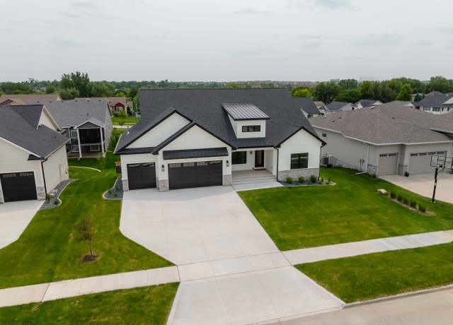 Property at 6204 Aspen Dr, West Des Moines, IA 50266, 4 beds, 4 baths