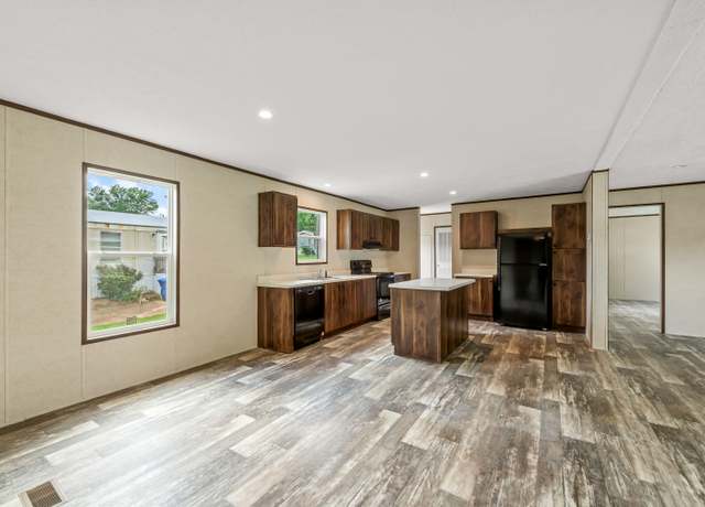 Property at 6700 Jefferson Paige Rd #68, Shreveport, LA 71119, 3 beds, 2 baths