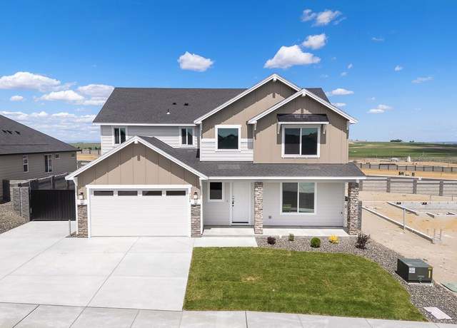 Property at 7954 Gilbert St, West Richland, WA 99353, 5 beds, 3 baths
