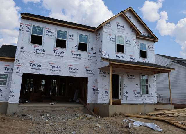 Property at 460 Crossing Ln, Dayton, OH 45449, 4 beds, 3.5 baths