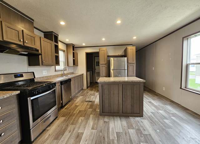 Property at 46429 Gabriell Drive Site #1026, Macomb, MI 48044, 3 beds, 2 baths