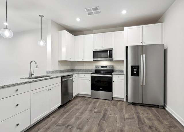 Property at 700 Mount Airy Ter NE #403, Leesburg, VA 20176, 2 beds, 2 baths